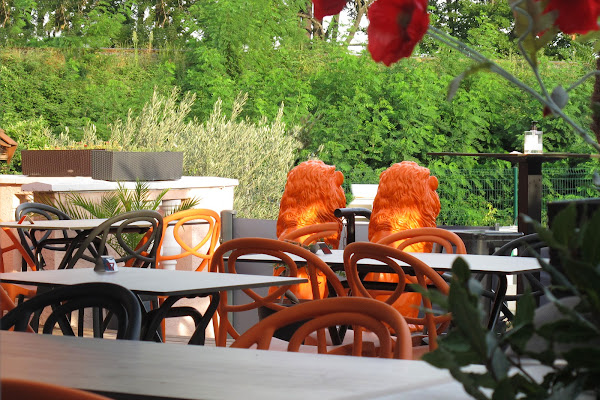 photo de Hôtel Resto Ô9 Marches à Rillieux-la-Pape
