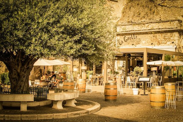 photo de La Grotte & l'Olivier à Roquebrune-Cap-Martin