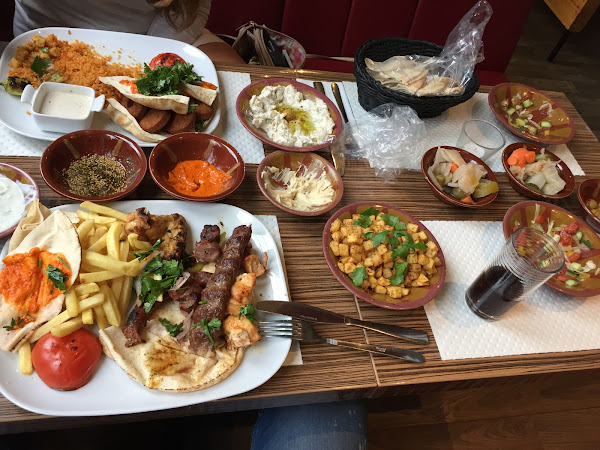 photo de Libanesische Blumen - Libanesische Küche & Grill à Saarbrücken