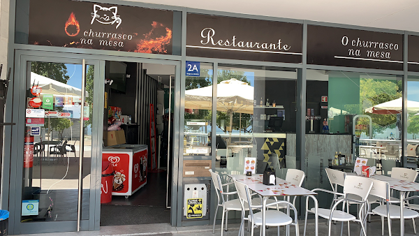 photo de O churrasco na mesa(小馋猫串串冷锅鱼) à Lisbonne