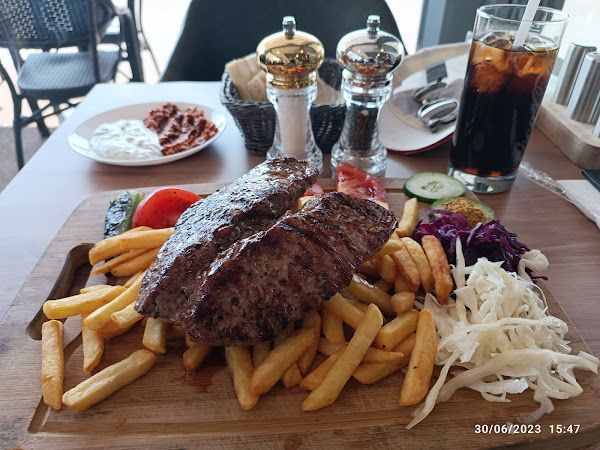 photo de Saar Grill Restaurant à Saarbrücken