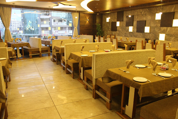 photo de Superia The Restaurant and Banquets à Ahmedabad