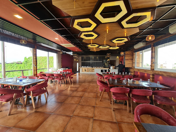 photo de The Grand Turf Pure Vegetarian Family Restaurant à Jodhpur