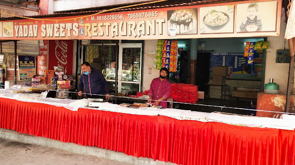 photo de Yadav sweets and restaurant à Delhi